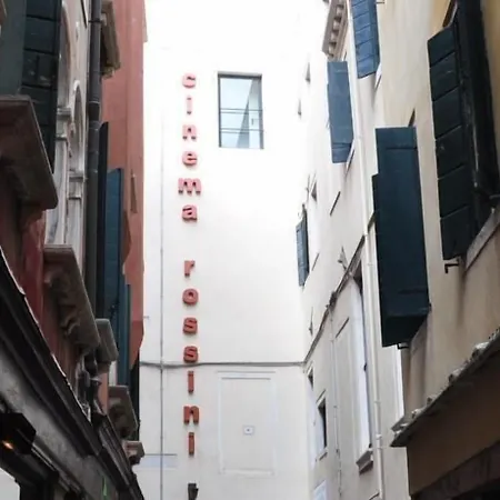 The Academy Hostel Velence