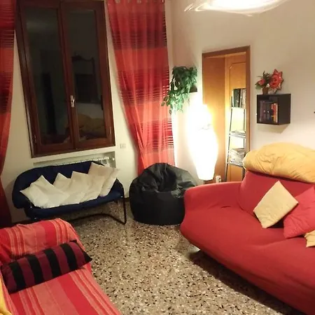 بيت شباب The Academy *