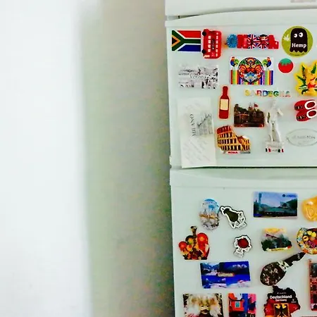 The Academy بيت شباب البندقية