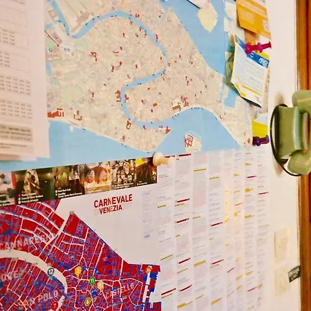 The Academy بيت شباب