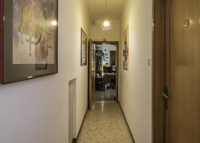 The Academy Albergue Veneza